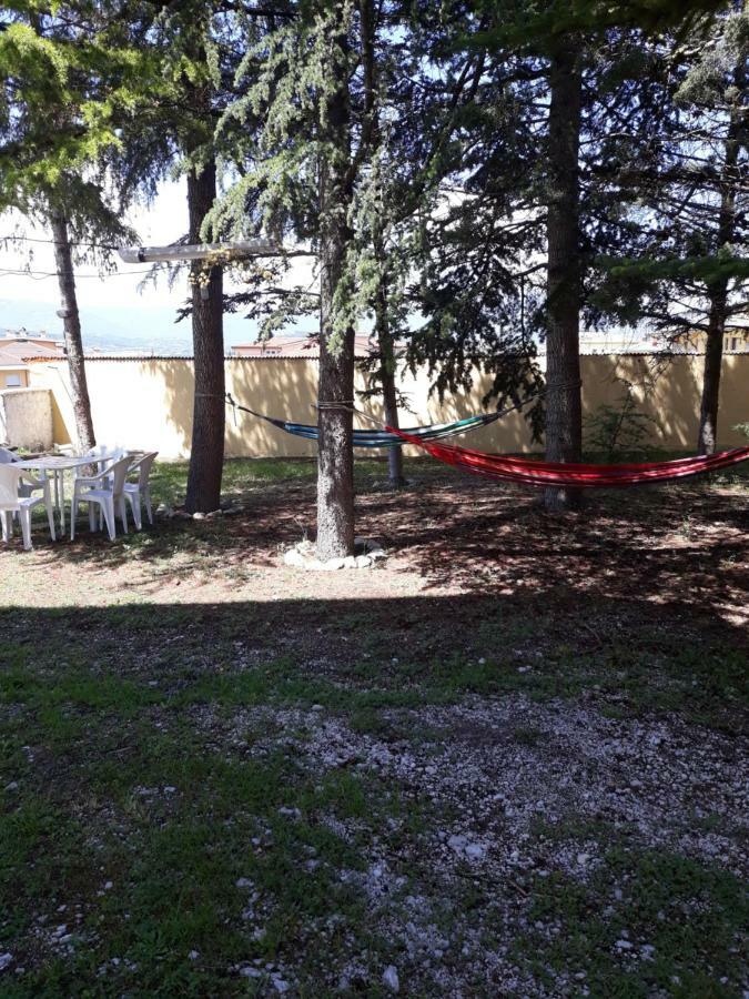 Villa Immersa Nel Verde LʼAquila Exterior foto